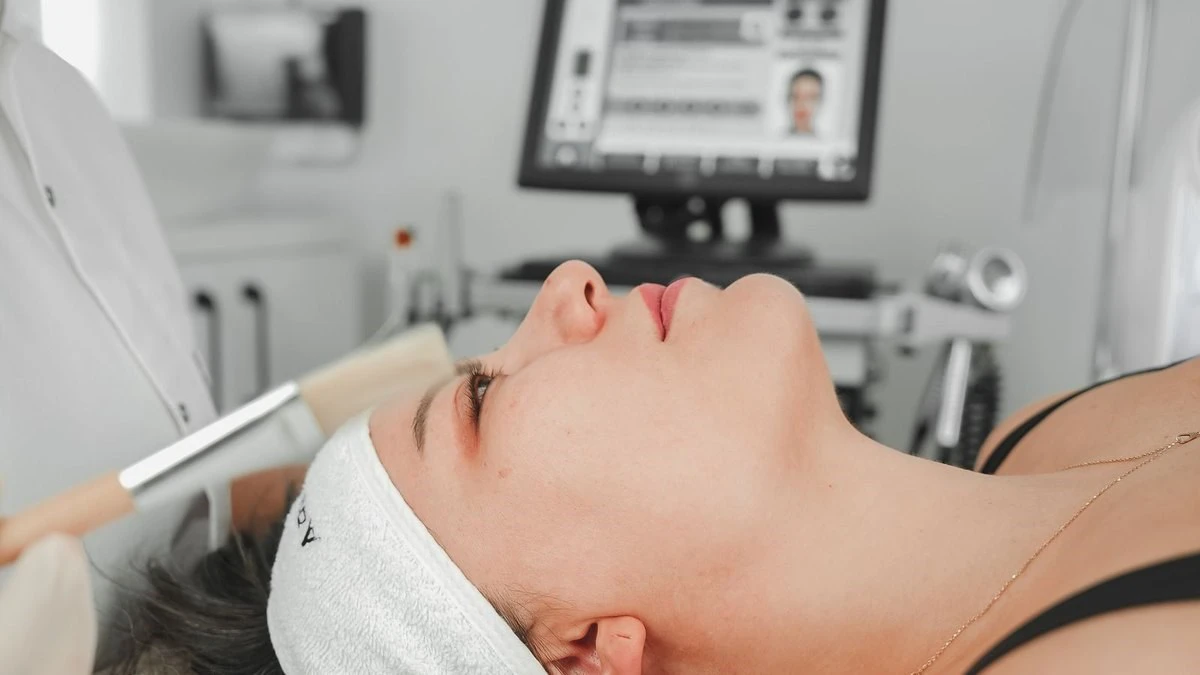 Kimyasal Peeling Nedir? Yüzeysel, Orta ve Derin Peeling, Uygulama Süreci ve Sonrası